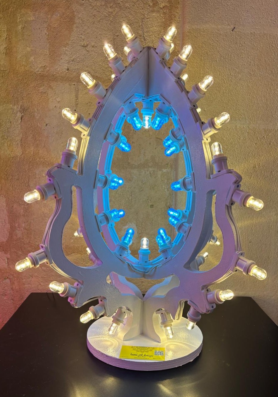 Luminaria Pumo – Simbolo di Prosperità per Spazi di Stile